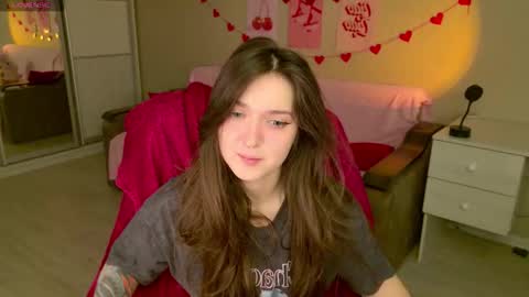 Snapshot of purple_averge chatting on November 2025 06:05:02 AM Bella online show from November 2025 06:05:02 AM