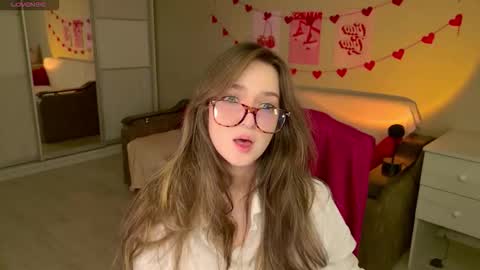 Snapshot of purple_averge chatting on December 2025 05:49:02 AM Bella online show from December 2025 05:49:02 AM