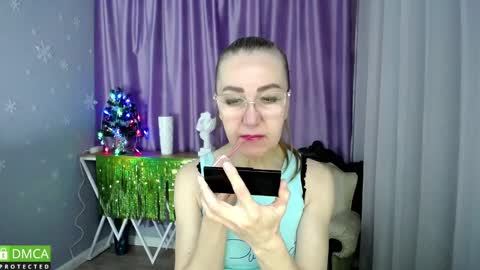 Snapshot of queen_a_n_i chatting on December 2024 07:25:02 AM A N I Ill be here on December 1st online show from December 2024 07:25:02 AM