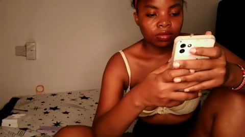 Snapshot of queen_joy123 chatting on November 2025 04:44:02 AM queen_joy123 online show from November 2025 04:44:02 AM