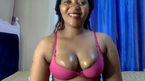 Queenbebony2 online show from December 2024 08:19:02 AM