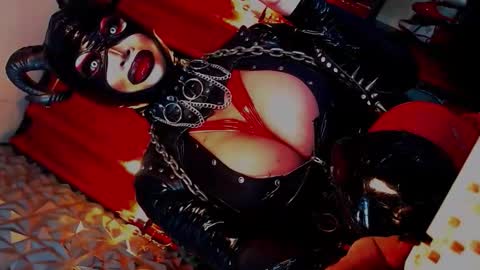 Wanda Luna online show from September 2025 05:12:02 PM