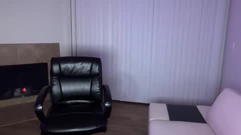 queendomi online show from December 2025 07:26:01 AM