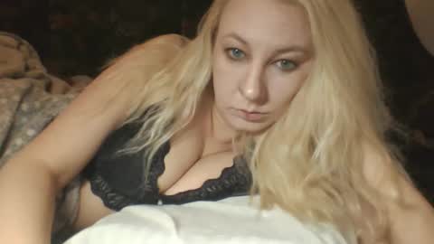 Snapshot of qwertyuio71919 chatting on October 2025 04:45:01 AM qwertyui online show from October 2025 04:45:01 AM