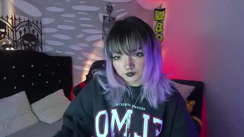 ravencollen online show from October 2025 12:28:01 PM