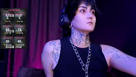 Snapshot of ravens_nest_ chatting on October 2025 03:45:02 PM Raven online show from October 2025 03:45:02 PM