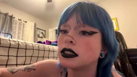 Ravynn 3 online show from November 2025 06:52:01 PM