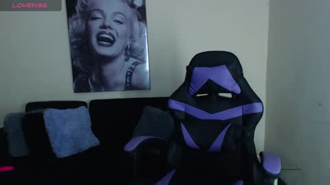 Snapshot of realbadbxtch chatting on December 2024 01:36:02 AM Cattleya Exposito online show from December 2024 01:36:02 AM