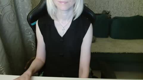 RebesaOlset online show from February 2025 05:19:02 PM
