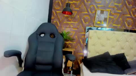 Snapshot of reed_kitty chatting on December 2025 12:21:02 PM reed_kitty online show from December 2025 12:21:02 PM