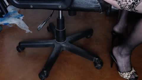 Snapshot of regnerfsky chatting on January 2025 09:40:01 PM RegNerfsky online show from January 2025 09:40:01 PM