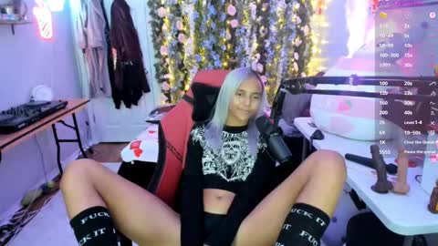 remidarklace online show from September 2025 10:32:02 PM