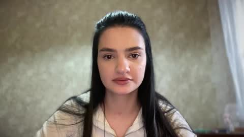Renata online show from September 2025 11:01:01 AM