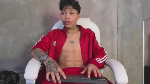 Snapshot of renzo_dogan chatting on December 2025 07:53:02 PM Ren online show from December 2025 07:53:02 PM