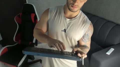 Snapshot of ricardogonzalez666 chatting on February 2025 05:19:02 PM ricardogonzalez666 online show from February 2025 05:19:02 PM