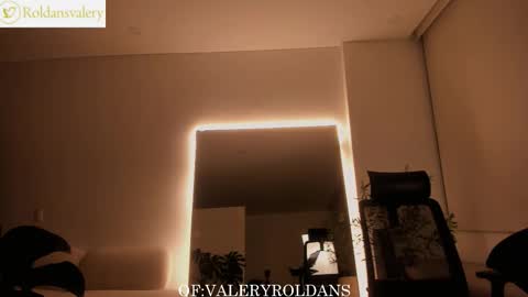 Snapshot of roldansvalery chatting on December 2025 03:14:02 AM Valery Roldans online show from December 2025 03:14:02 AM