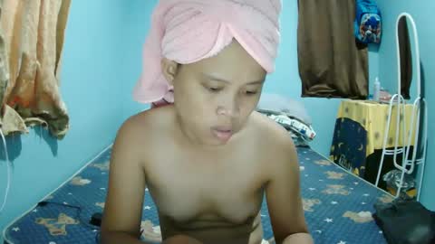 Snapshot of rose_angels chatting on December 2024 01:53:01 AM Rose Angels online show from December 2024 01:53:01 AM