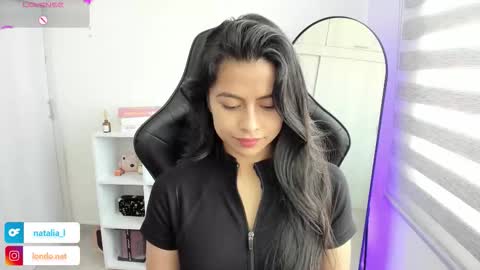 Snapshot of roseparis chatting on November 2025 02:43:02 PM Nat online show from November 2025 02:43:02 PM