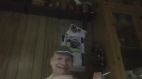 Snapshot of roses2u1958 chatting on December 2024 04:20:02 AM roses2u1958 online show from December 2024 04:20:02 AM