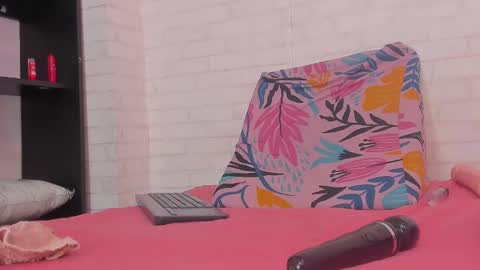 rosse_thompson11 online show from January 2025 11:43:01 PM