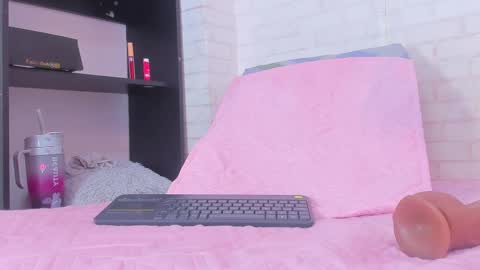 rosse_thompson11 online show from February 2025 08:14:02 PM