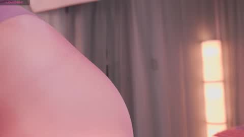 Snapshot of rousse_elodie chatting on November 2025 12:09:02 PM Rousse 3 online show from November 2025 12:09:02 PM