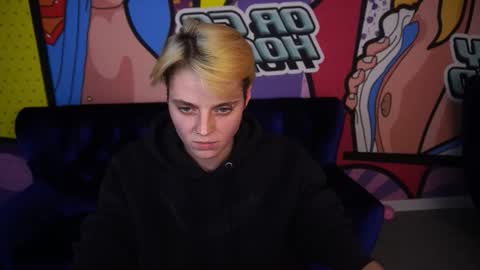 Snapshot of roxyflames chatting on December 2025 02:03:01 PM roxyflames online show from December 2025 02:03:01 PM