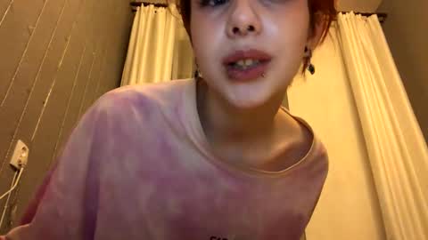 Snapshot of rubireyn chatting on November 2025 04:44:02 AM Rubi online show from November 2025 04:44:02 AM