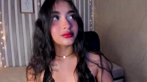 mariana  online show from February 2025 11:22:02 PM