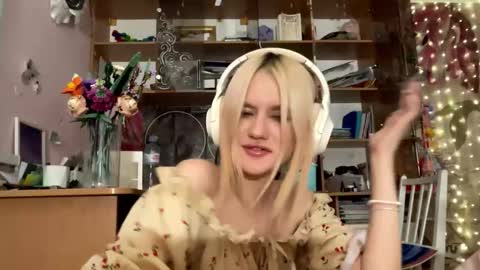 Snapshot of sagerosenblatt chatting on December 2025 07:53:02 PM Melisa online show from December 2025 07:53:02 PM