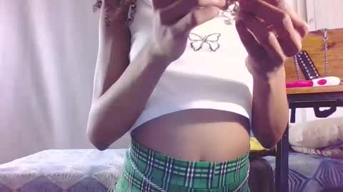 Snapshot of samisami132850 chatting on October 2025 01:27:02 AM KatyDoll online show from October 2025 01:27:02 AM