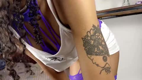 Snapshot of samisami132850 chatting on November 2025 01:37:01 AM KatyDoll online show from November 2025 01:37:01 AM