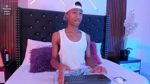 sammyyadams_ online show from September 2025 10:44:01 PM