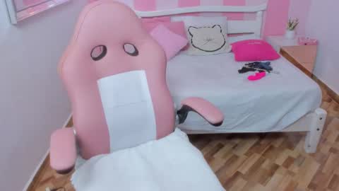 Snapshot of samy_ross_ chatting on October 2025 06:28:02 PM Find me at when im offline here. online show from October 2025 06:28:02 PM