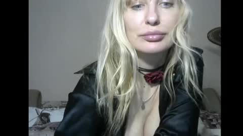 Sandra online show from March 2025 04:28:02 PM