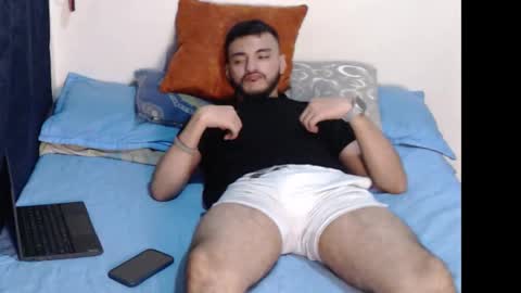 Snapshot of santiexxx chatting on October 2025 03:39:02 AM santiexxx online show from October 2025 03:39:02 AM