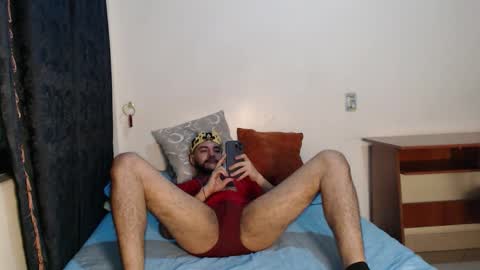 Snapshot of santiexxx chatting on November 2025 12:23:01 AM santiexxx online show from November 2025 12:23:01 AM