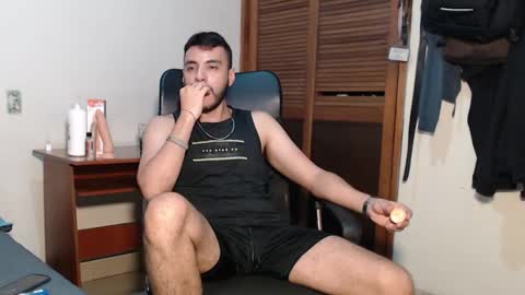 Snapshot of santiexxx chatting on December 2025 12:49:02 AM santiexxx online show from December 2025 12:49:02 AM