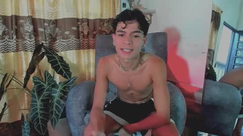 Snapshot of santy_0908 chatting on November 2025 10:09:01 PM santy online show from November 2025 10:09:01 PM