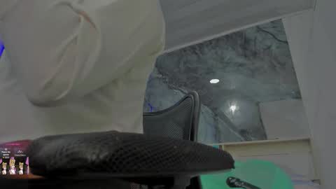 sara allenx online show from December 2025 07:29:02 PM