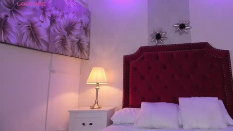 Snapshot of sara_collinss__ chatting on October 2025 11:33:01 AM SARA online show from October 2025 11:33:01 AM