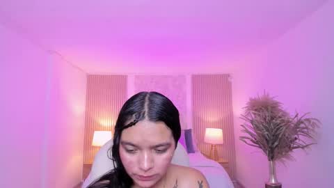 Snapshot of sara_jjones_ chatting on December 2025 07:44:01 PM Sara online show from December 2025 07:44:01 PM