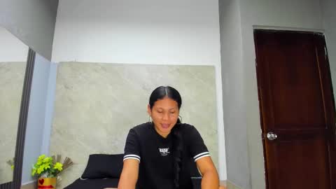 Snapshot of sarah__19 chatting on October 2025 12:28:01 PM Sarah online show from October 2025 12:28:01 PM