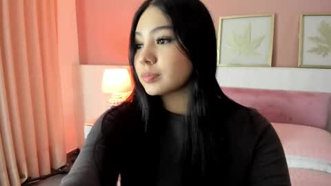sarah__hills online show from September 2025 01:02:01 PM