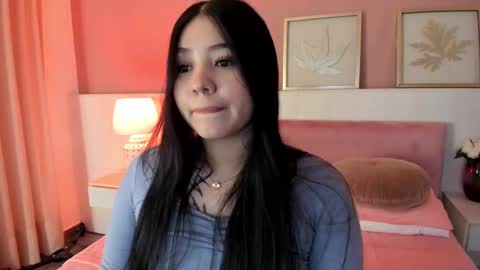 sarah__hills online show from September 2025 01:02:01 PM