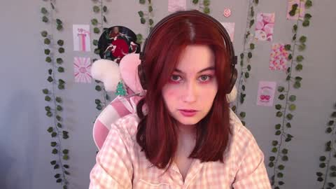 Snapshot of sarakinski chatting on January 2025 08:20:02 AM Sara online show from January 2025 08:20:02 AM