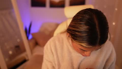 Sara online show from December 2024 12:00:01 AM
