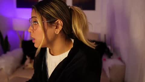 Sara online show from February 2025 01:40:01 AM