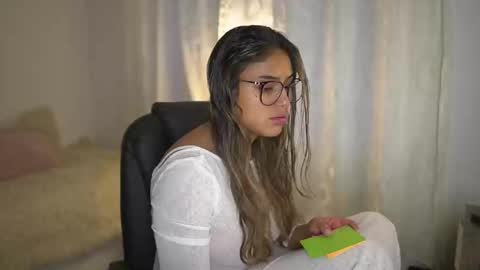 Sara online show from September 2025 10:57:01 PM