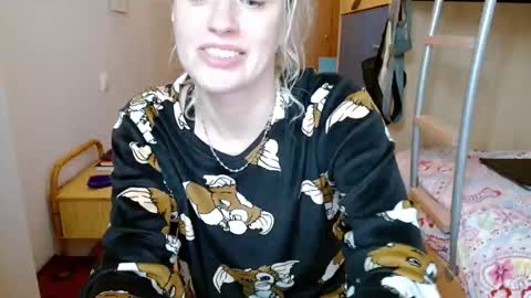 Snapshot of satinqueen90 chatting on November 2025 08:35:02 AM Satinqueen90 online show from November 2025 08:35:02 AM